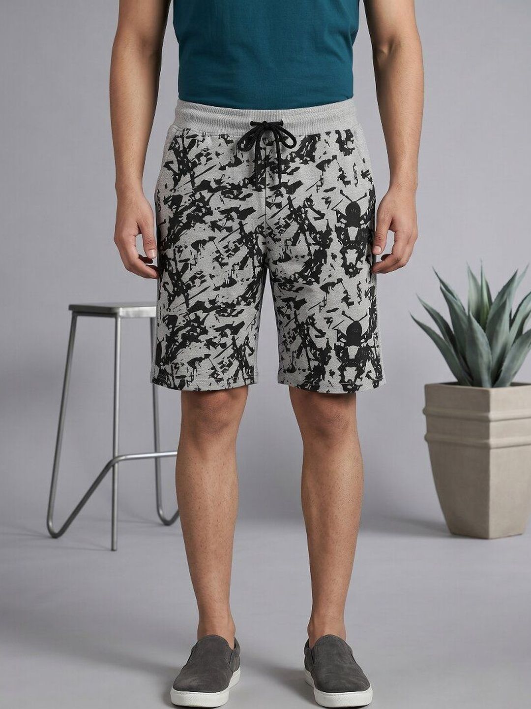 ALIZA Printed Mid-Rise Shorts-image-32