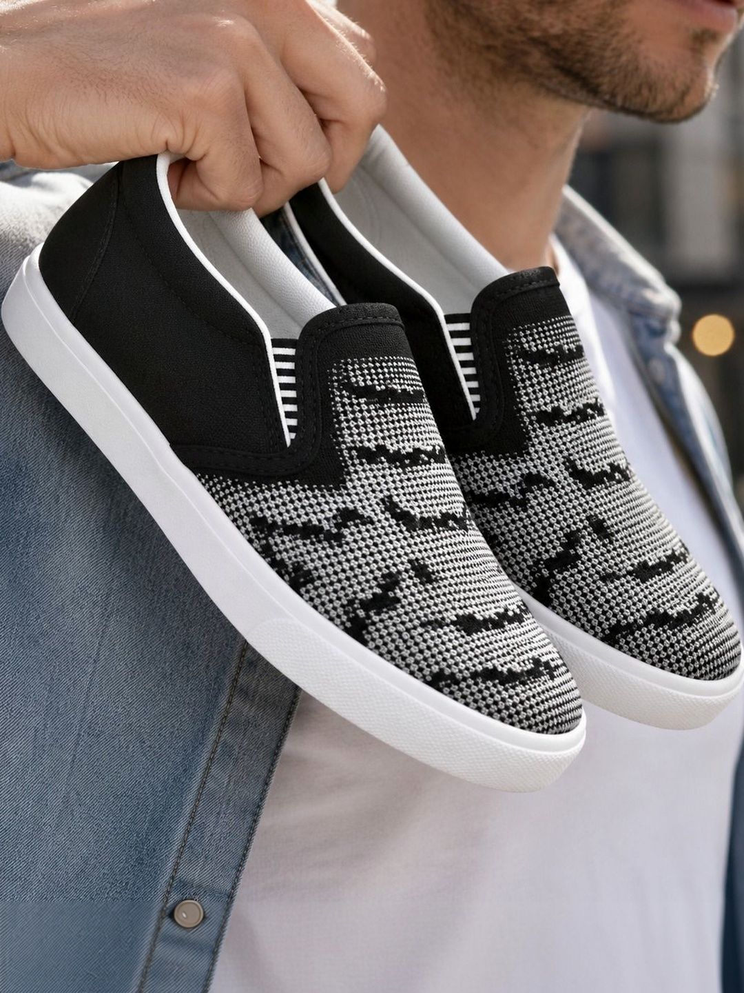 JOOTIYAPA Men Textured Slip-On Sneakers-picture-58