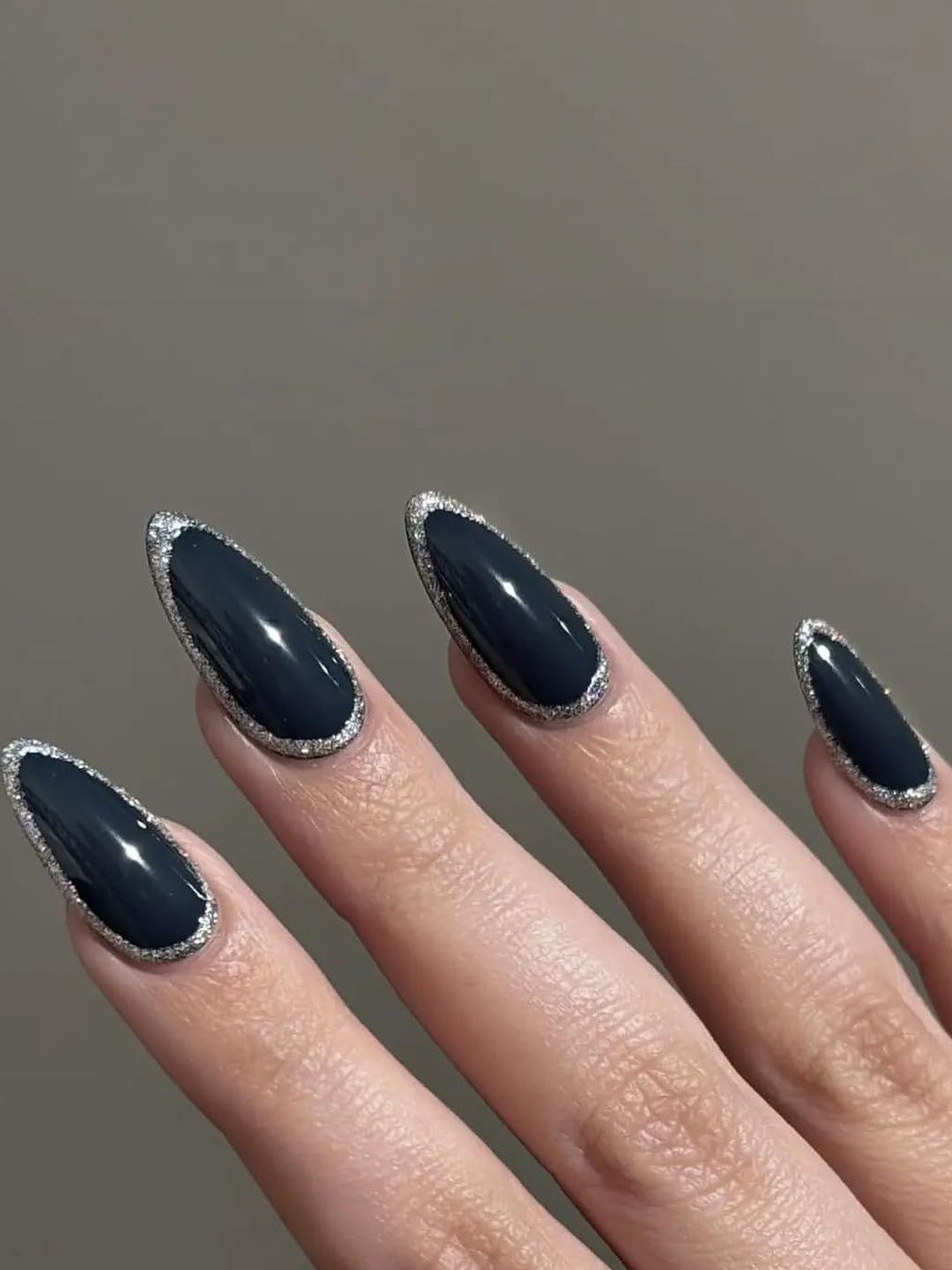 Nakhi Set of 24 Artificial Reusable Press On Nails - Black & Silver-picture-17