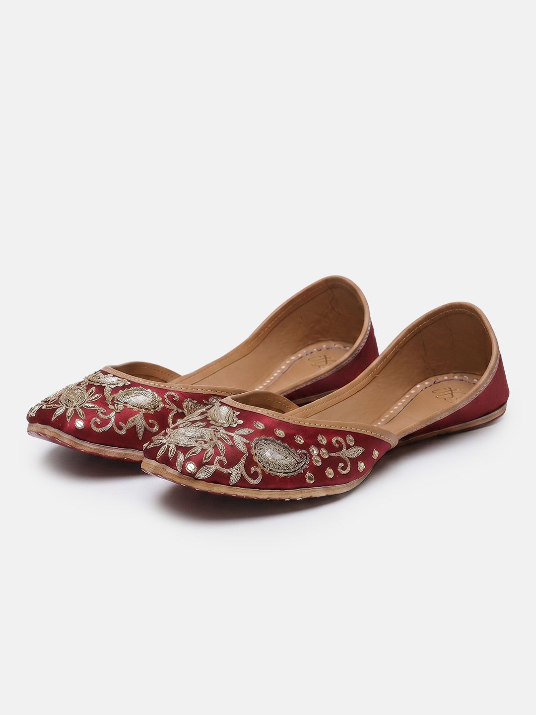 House of Pataudi Women Ethnic Embellished Mojaris Flats-picture-16