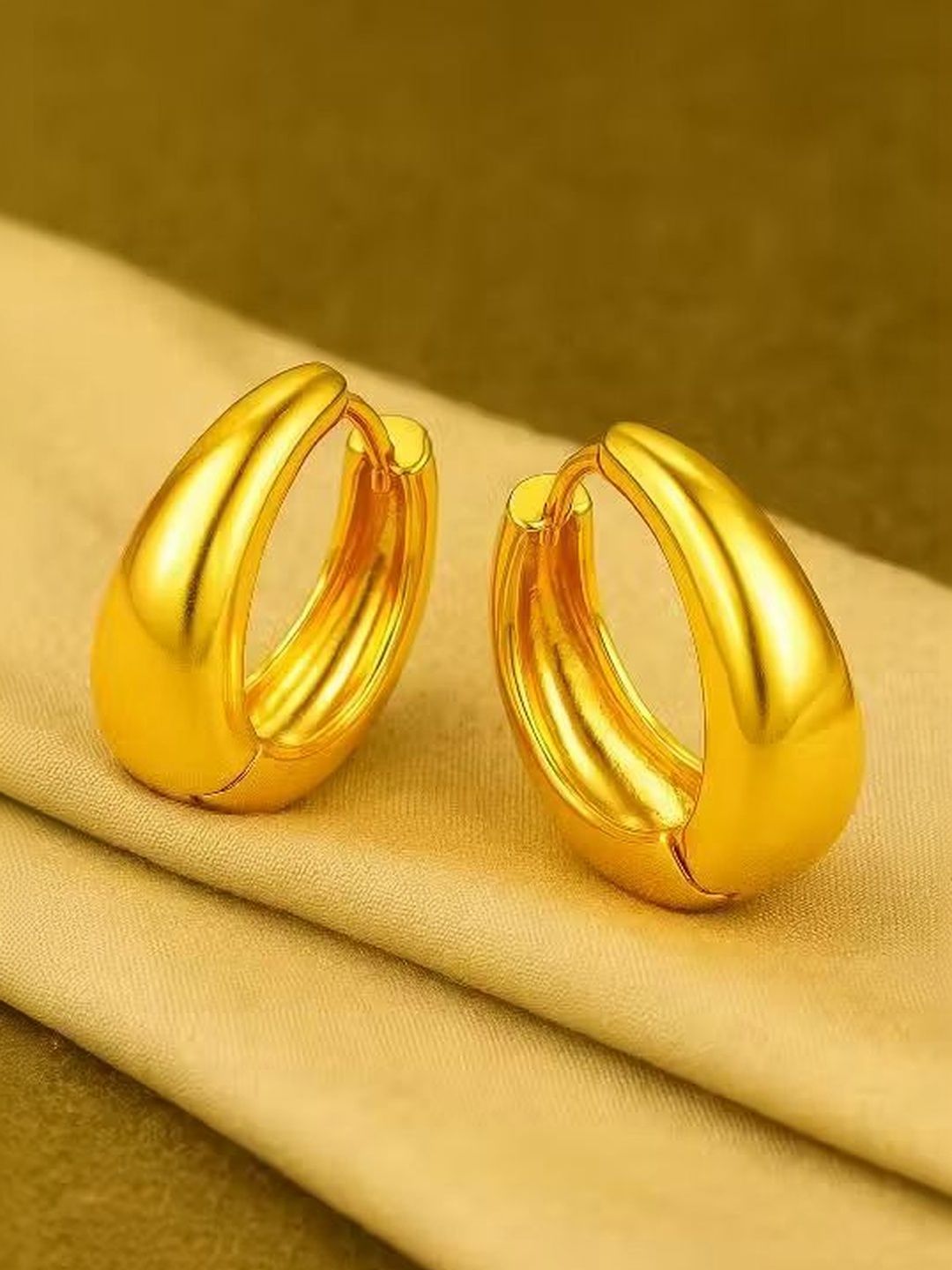 Mahi Oval Hoop Earrings-picture-10
