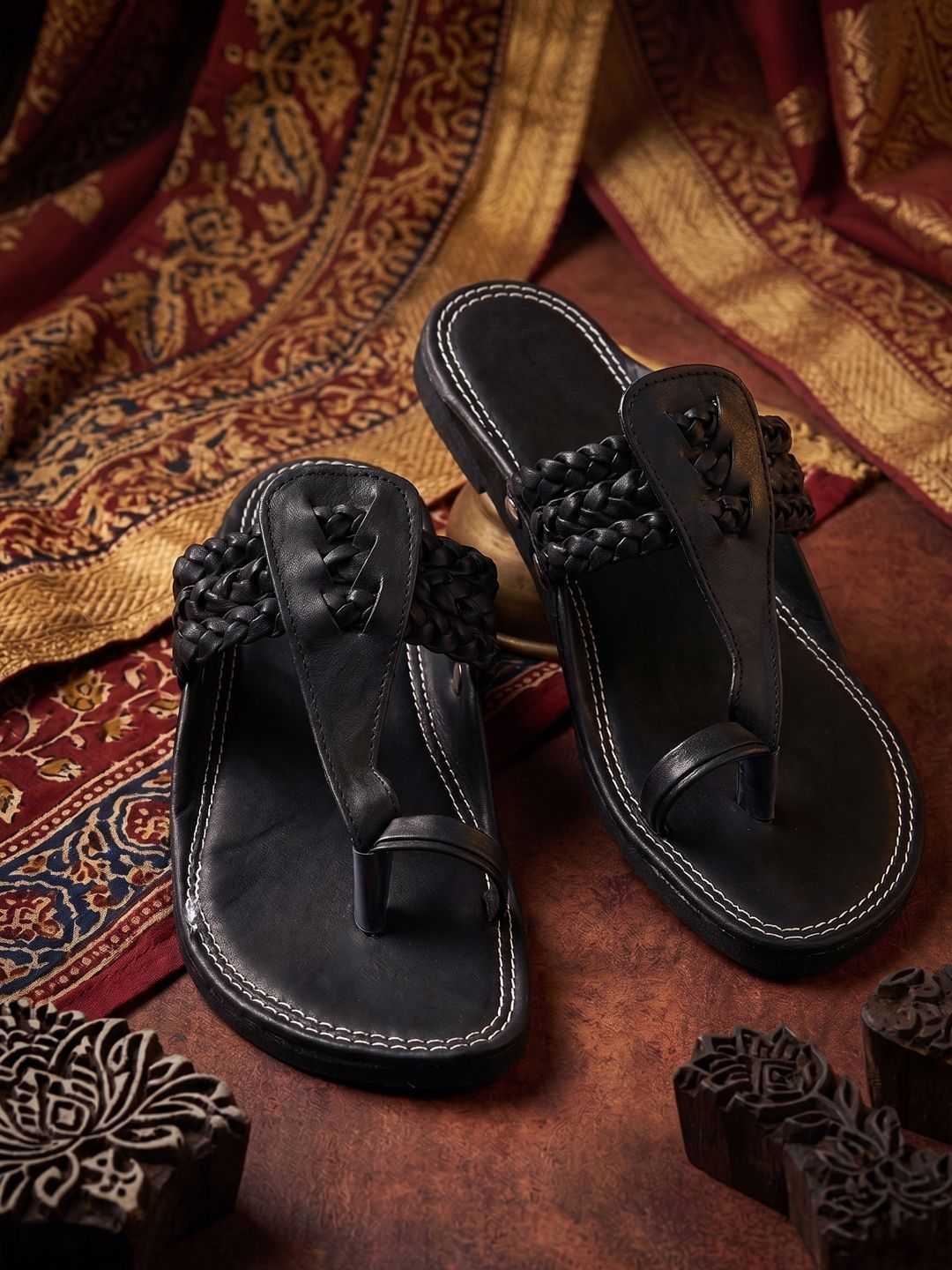Anouk Men Ethnic One Toe Flats-picture-26