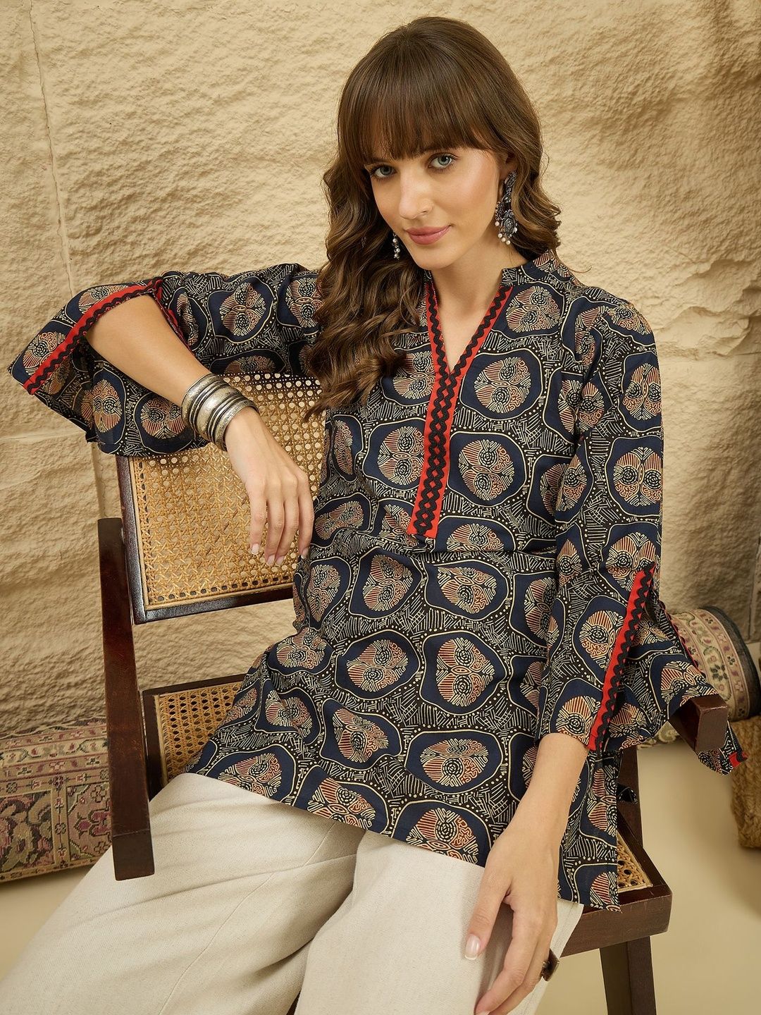Ethnic Junction Geometric Printed V-Neck Flared Sleeves Kurti-image-10