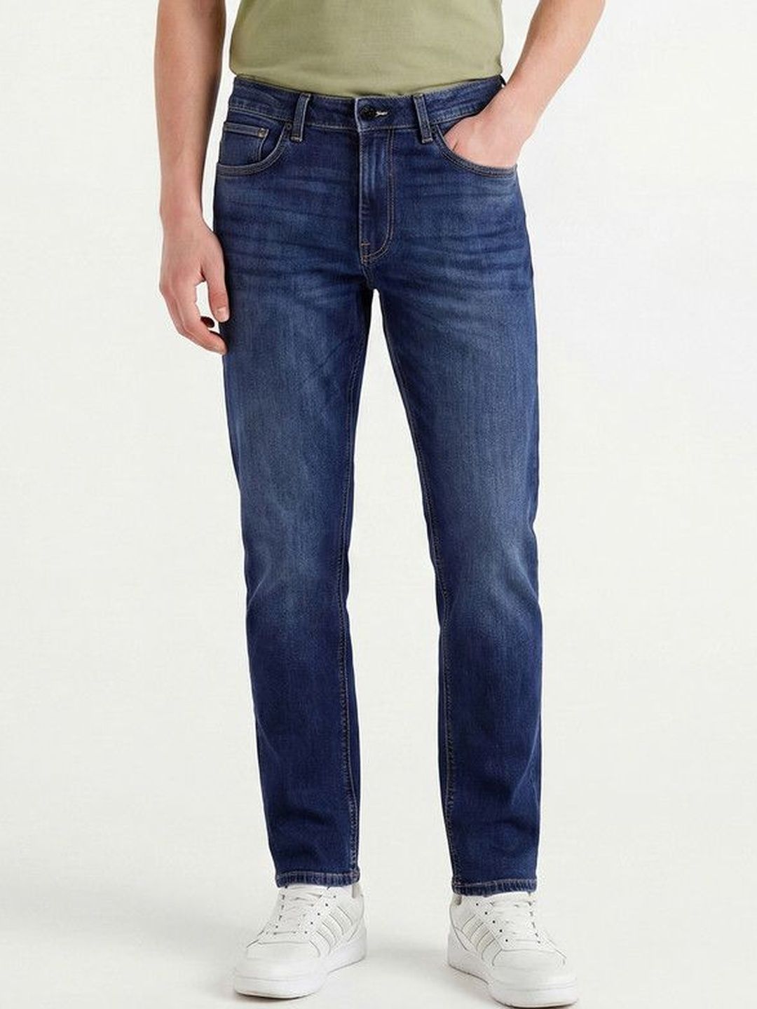 United Colors of Benetton Men Tapered Fit Mid-Rise Light Fade Jeans-image-19