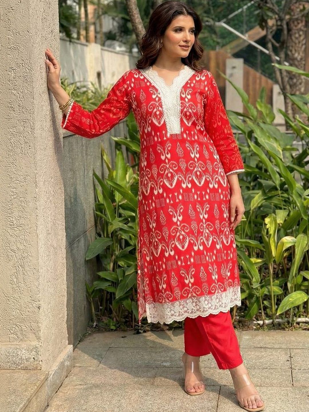 Sangria Women Ethnic Motifs Embroidered Regular Kurta with Trousers-picture-24