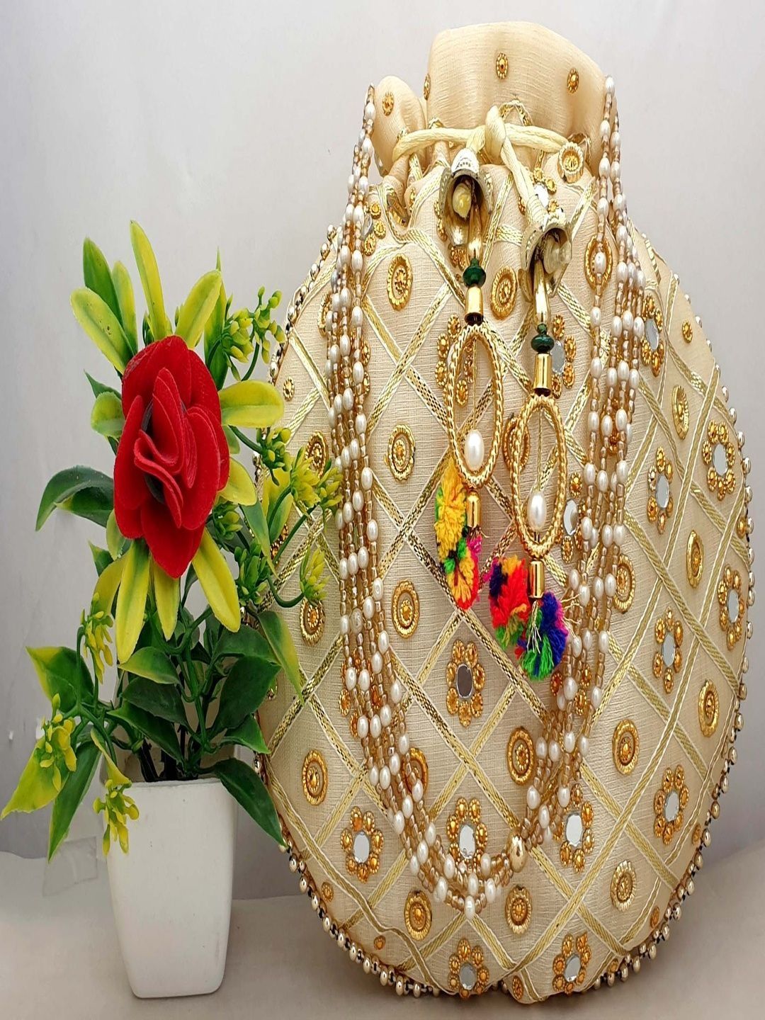 JIVON Embroidered Potli Clutch-picture-24