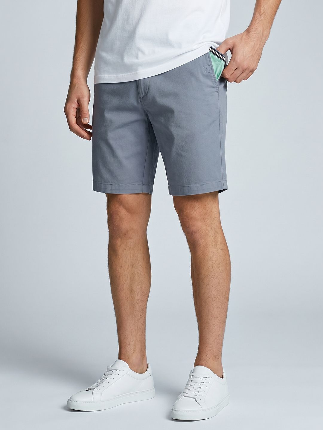 Mast & Harbour Men Blue Solid Mid-rise Chino Shorts-picture-36
