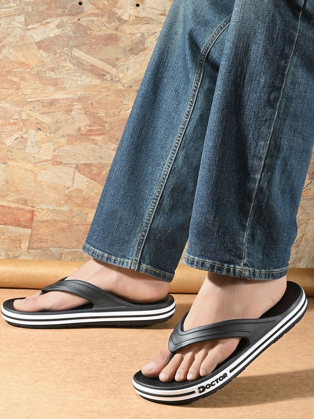 DOCTOR FEEL SOFT Men Striped Thong Flip-Flops-image-8
