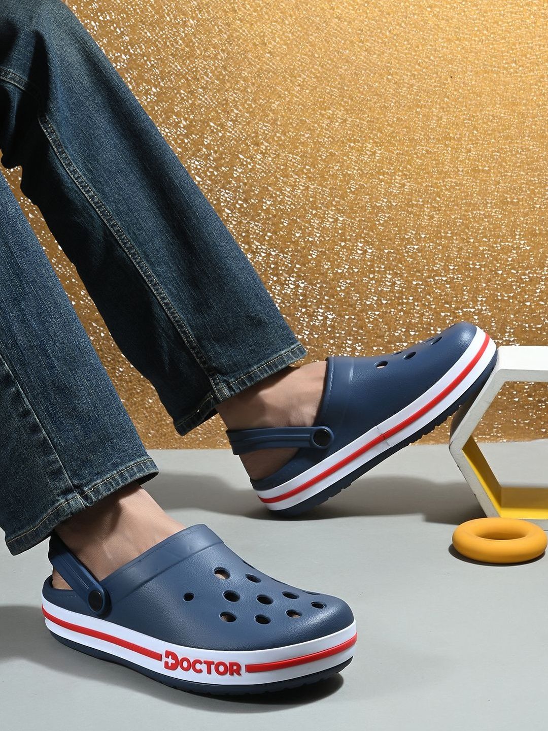 DOCTOR FEEL SOFT Men Colourblocked Clogs-picture-22
