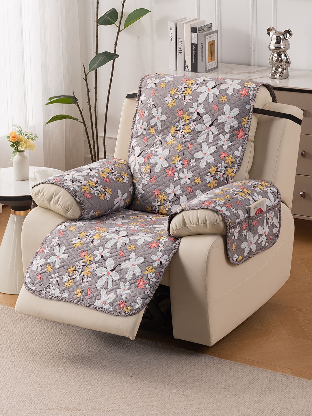 HOKIPO Pastel Brown Sandwort Flower 'HomeHues' Quilted 1 Seater Recliner Sofa Cover-picture-6
