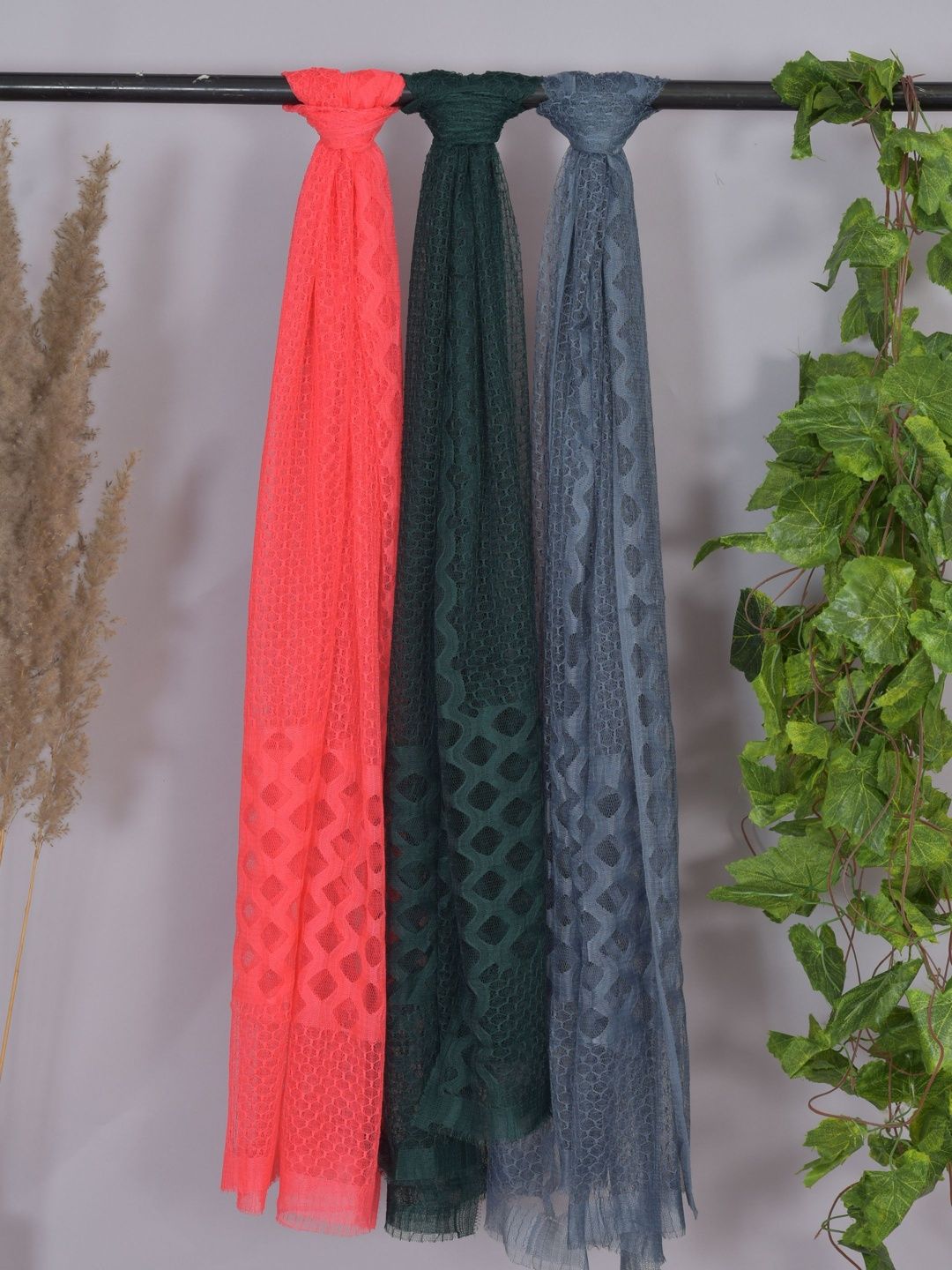 Kuhika Woven Design Dupatta-picture-50