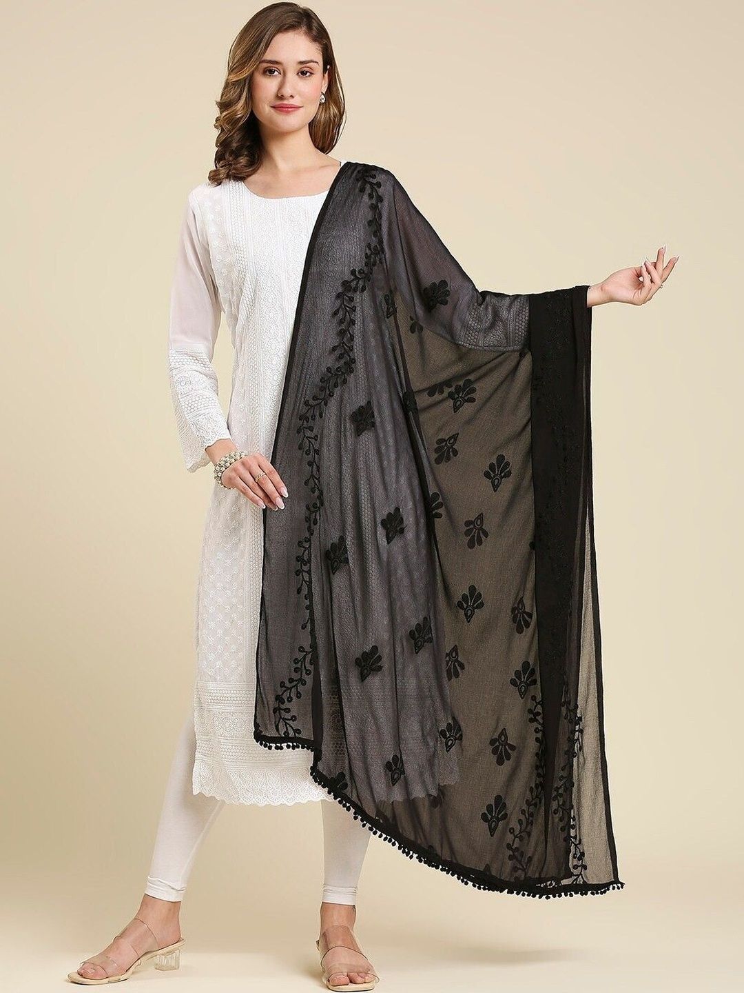 Kuhika Embroidered Dupatta with Thread Work-picture-22