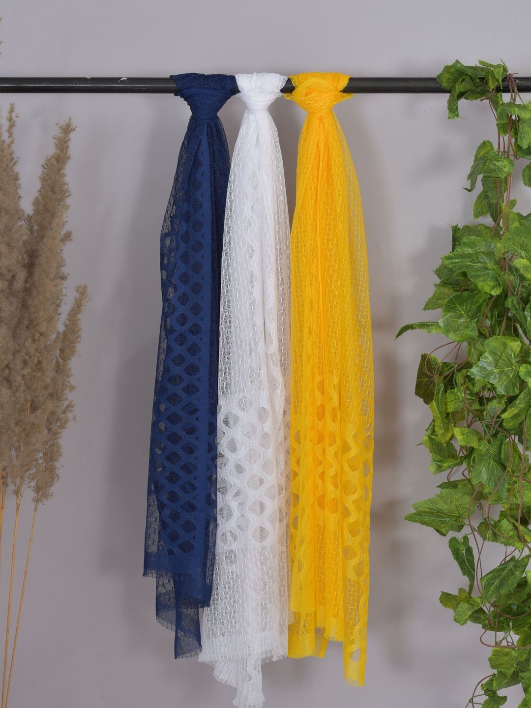 Kuhika Woven Design Dupatta-picture-42