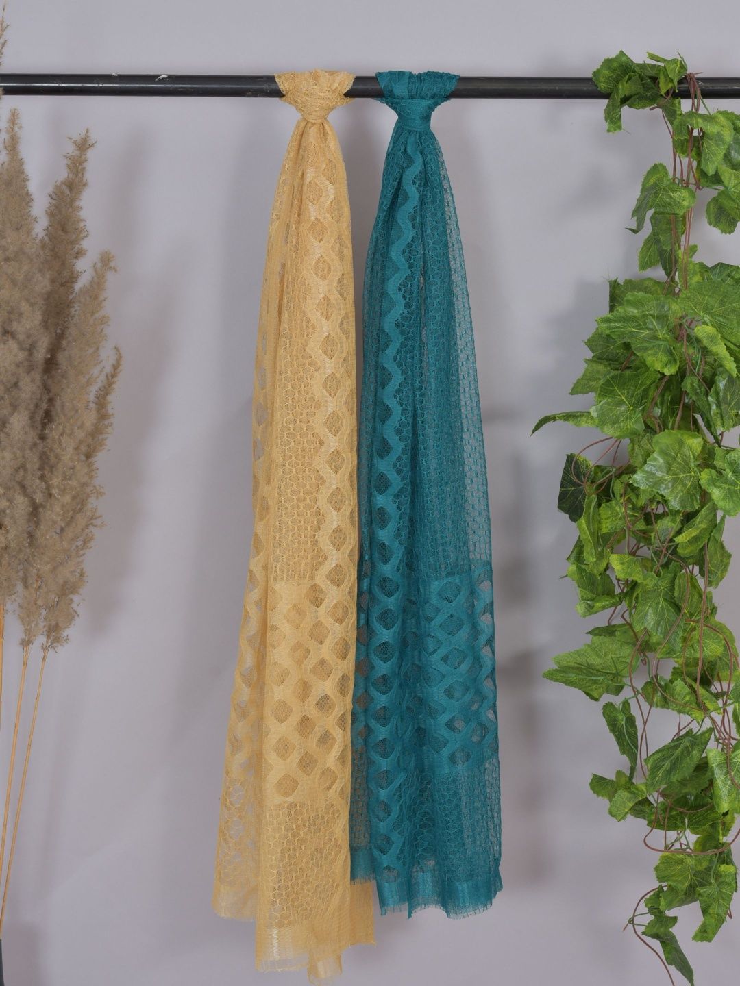 Kuhika Woven Design Dupatta-picture-15