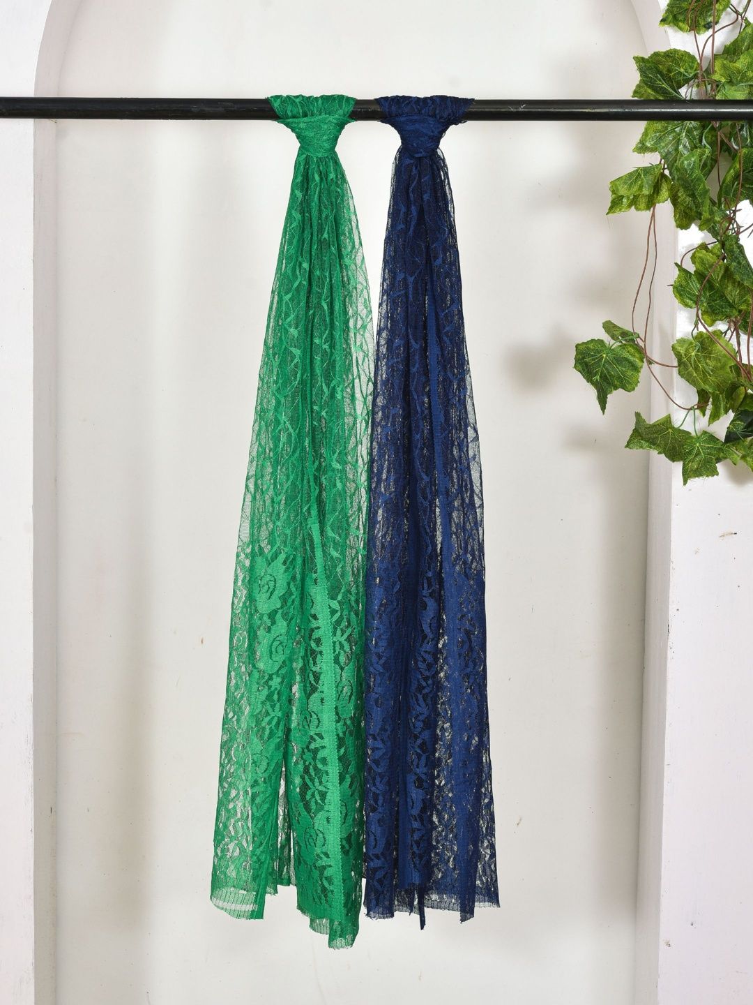 Kuhika Embroidered Dupatta with Thread Work-picture-44