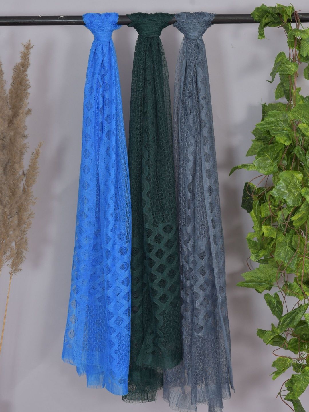 Kuhika Woven Design Dupatta-picture-52