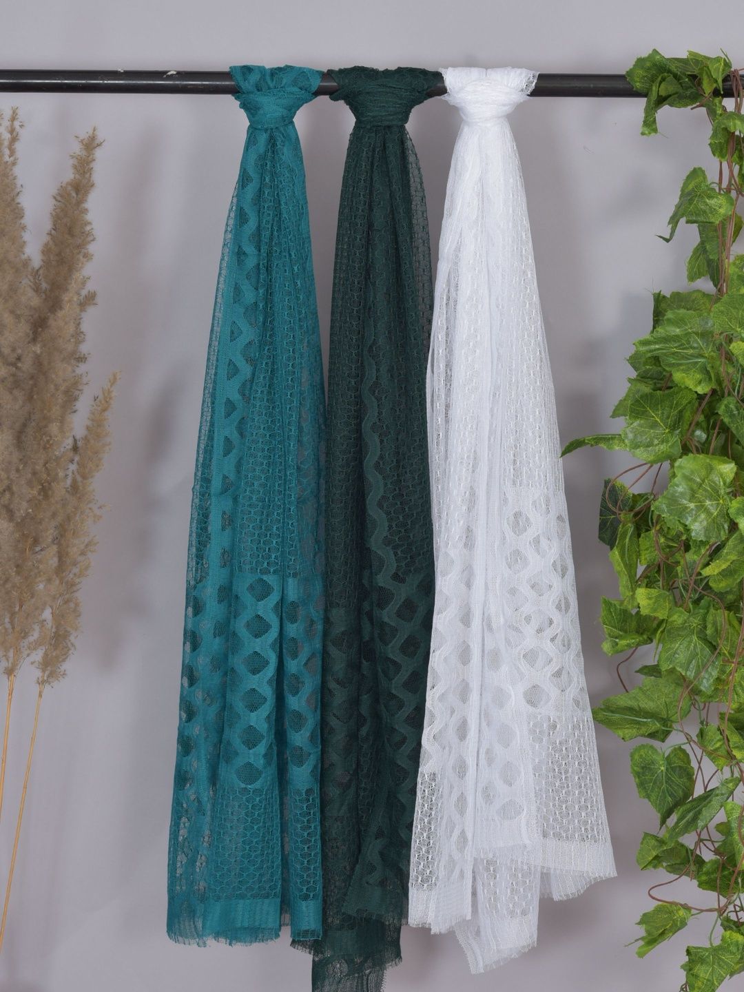 Kuhika Woven Design Dupatta-picture-23