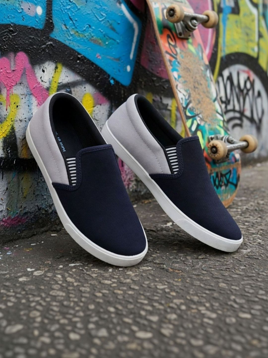 JOOTIYAPA Men Colourblocked Slip-On Sneakers-picture-22