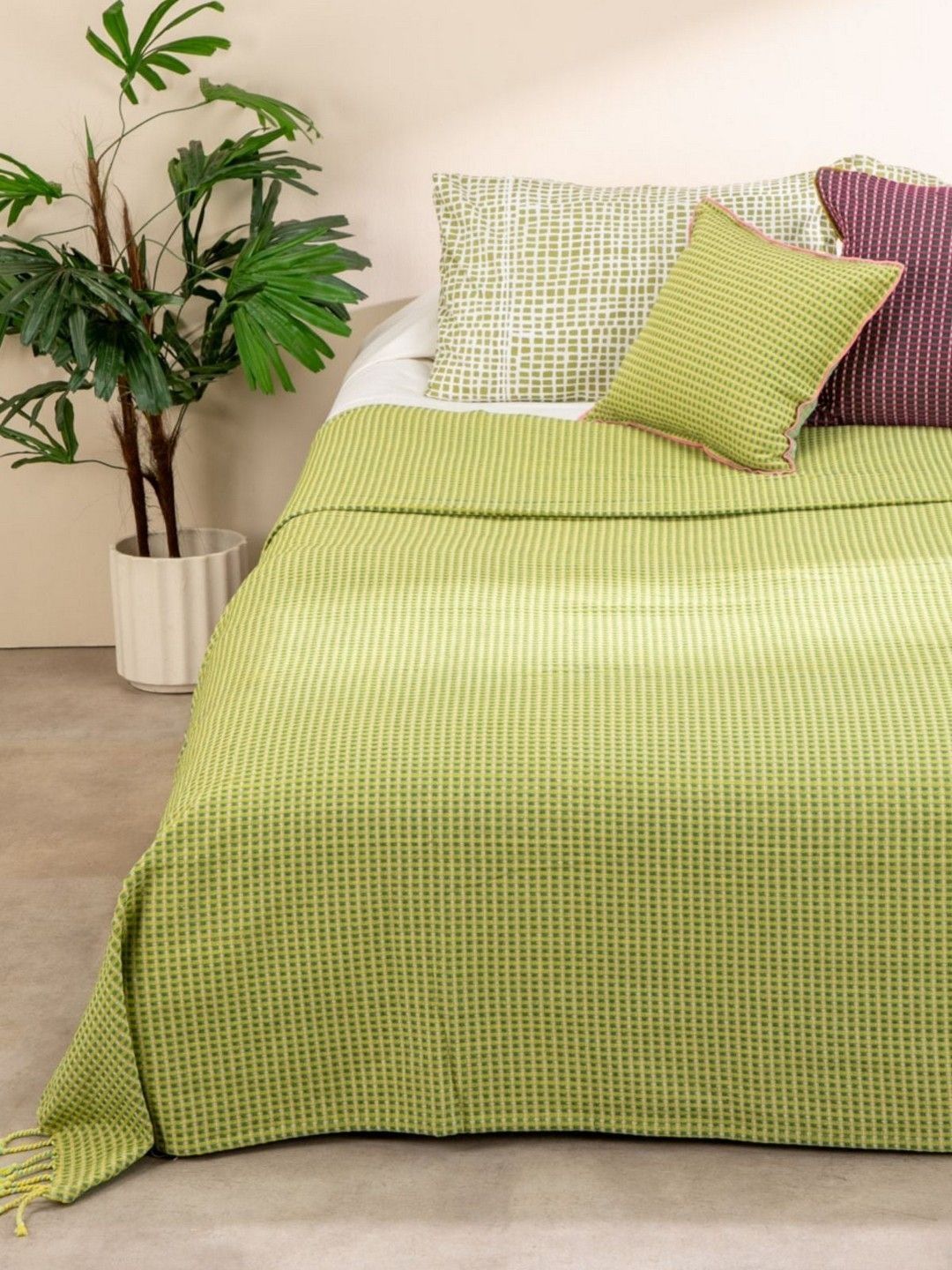 FREEDOM TREE Green & White Checked Cotton 200 GSM Double King Bed Cover-picture-13
