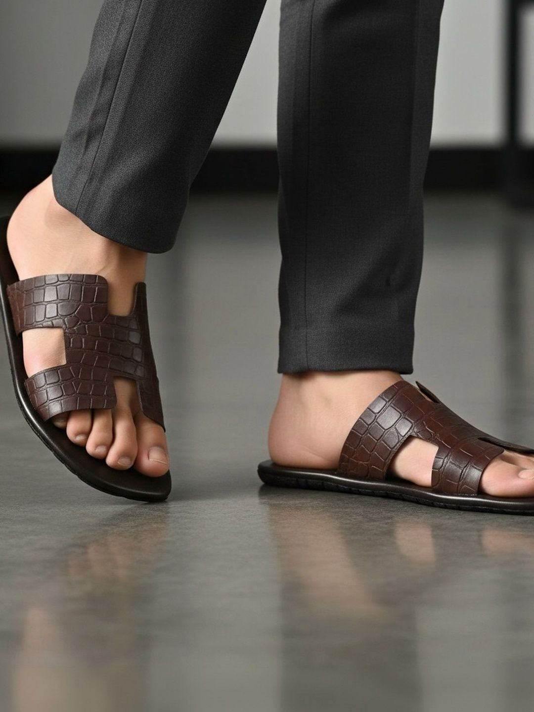 Mast & Harbour Men Slip-On-picture-46
