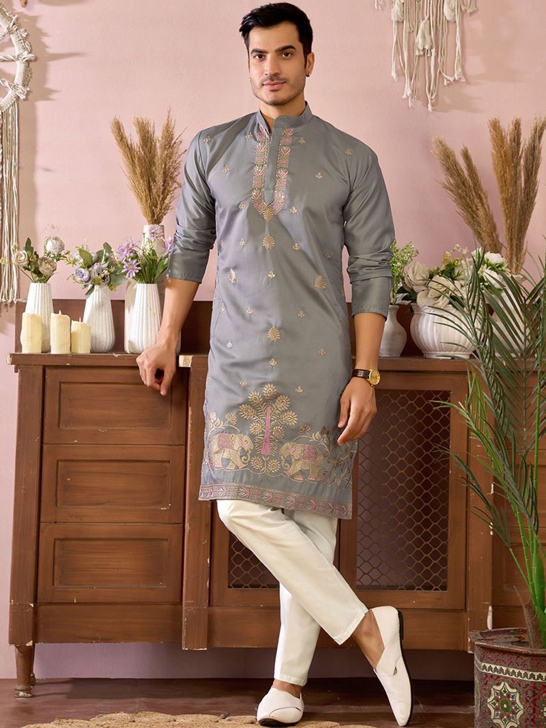 House of Pataudi Embroidered Cotton Mandarin Collar Knee Length Straight Kurta-picture-34