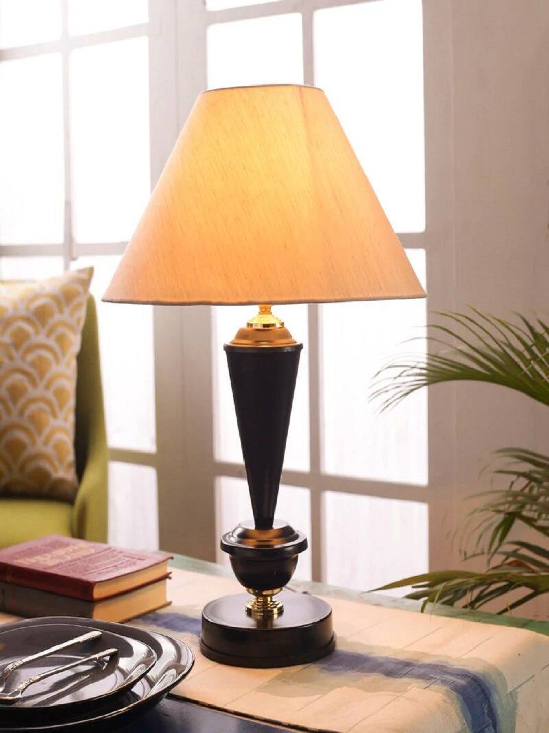 BrightDaisy Beige Metal Traditional Frusturical Shaped Table Lamp-image-18