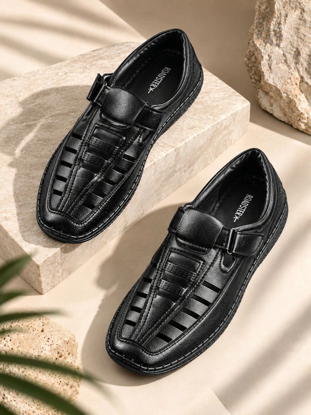 Roadster Men Fisherman Sandals