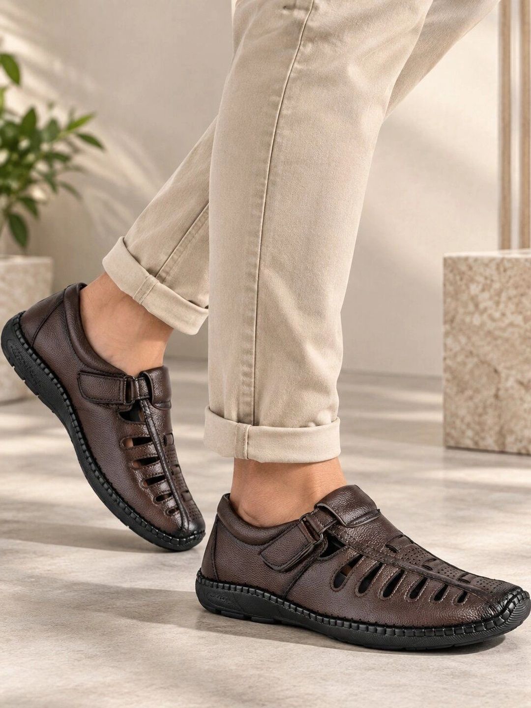 Roadster Men Shoe-Style Sandals