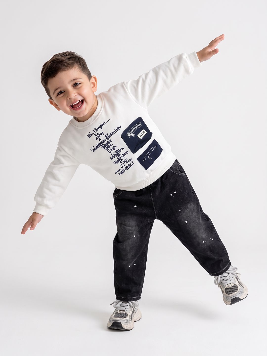 YK Boys Typography Printed Sweatshirt with Trousers Clothing Set-picture-14
