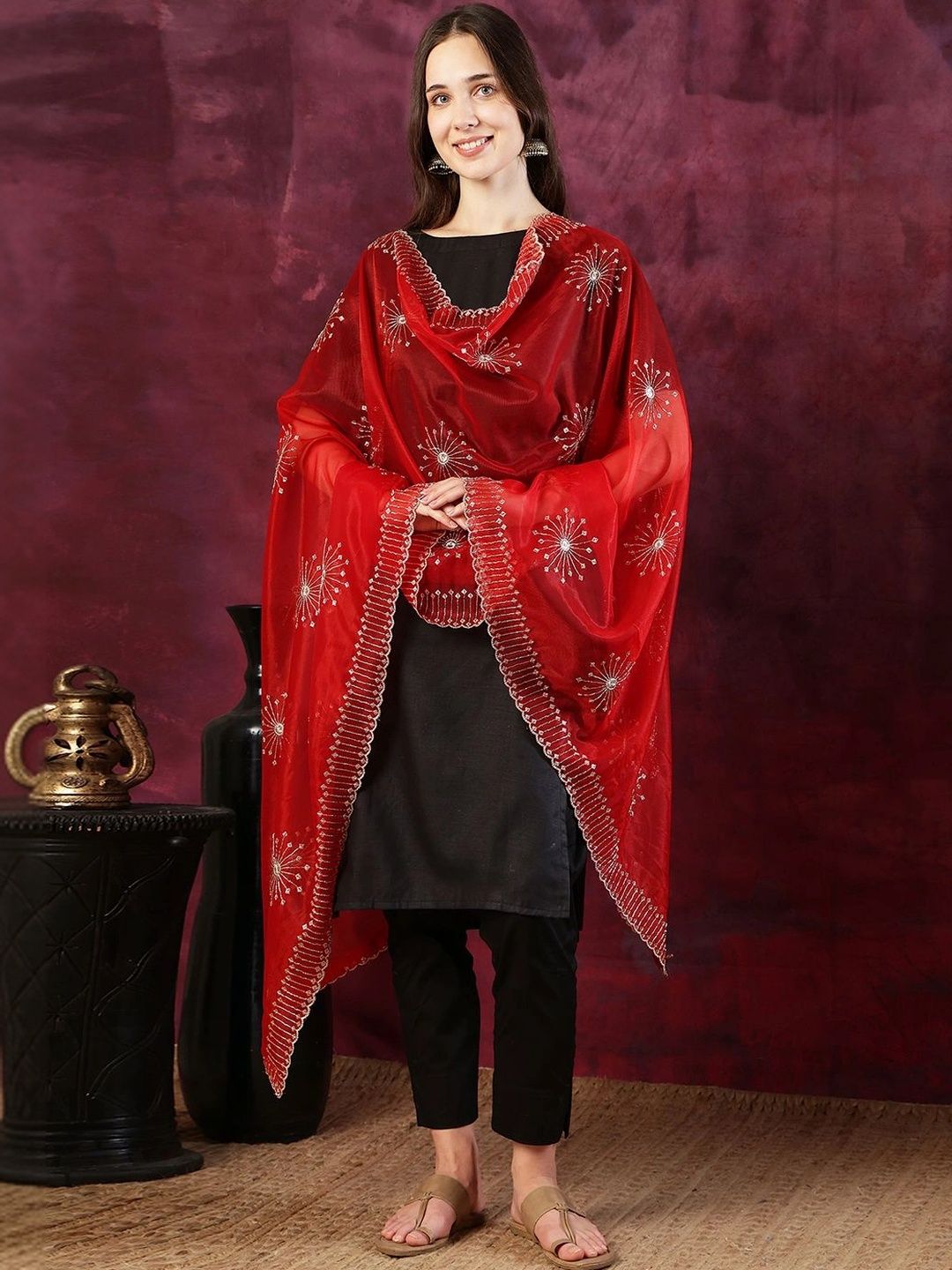 Dulha Dulhan Ethnic Motifs Embroidered Dupatta with Thread Work-picture-12