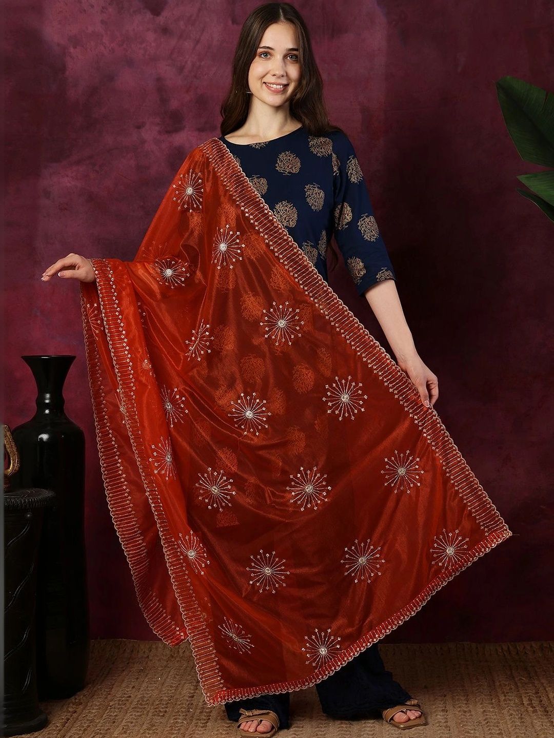 Dulha Dulhan Ethnic Motifs Dupatta with Thread Work-picture-22