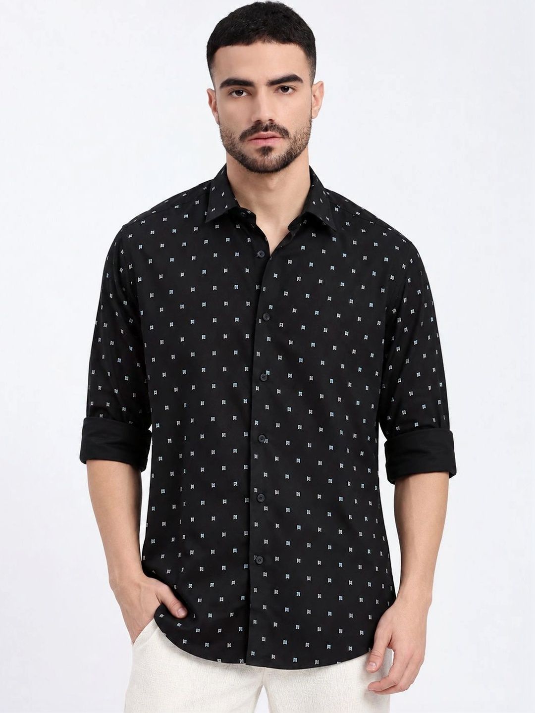 SHOWOFFFF Men Slim Fit Printed Casual Shirt
