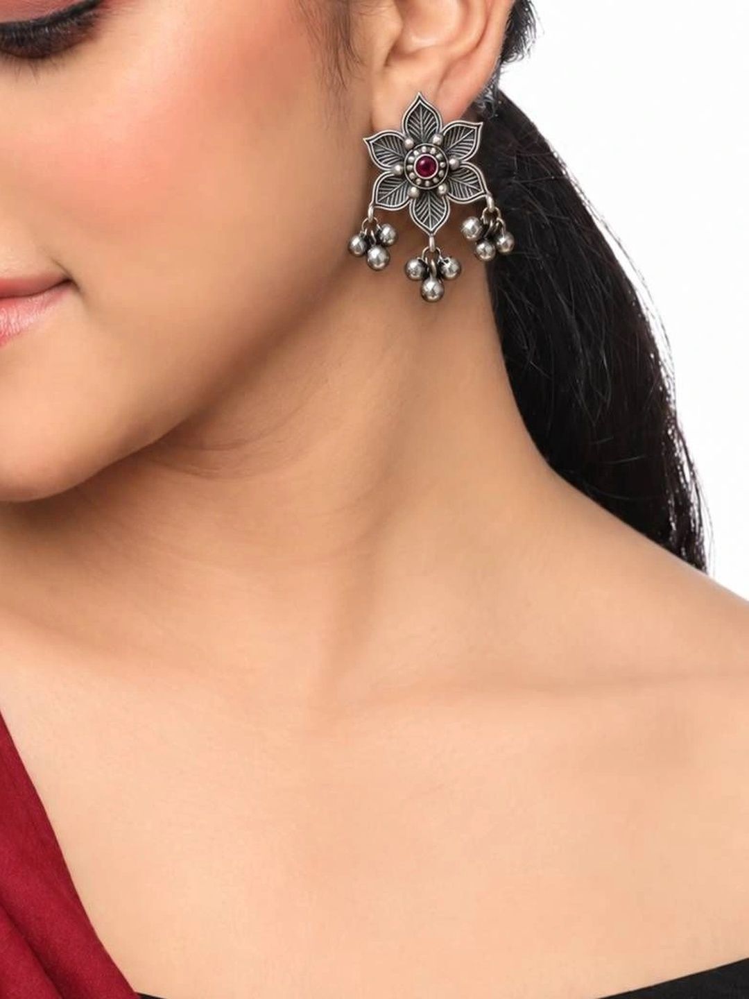 THE GLAM POUCH THE GLAM POUCH Floral Drop Earrings