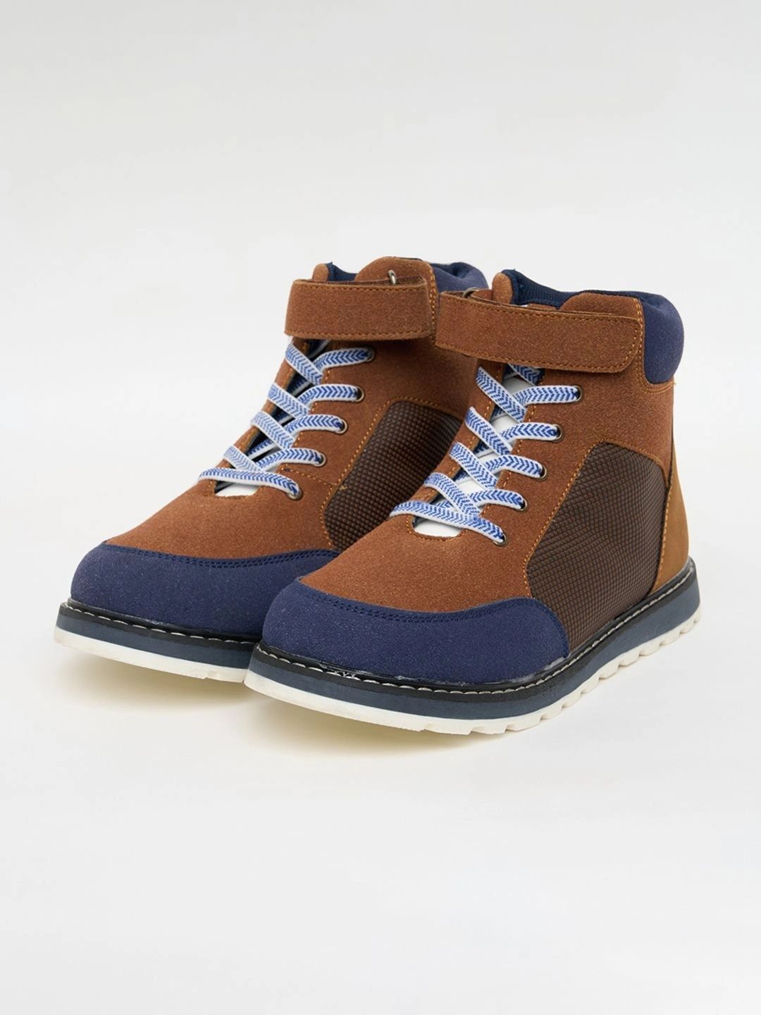 Pantaloons Junior Boys Colourblocked PU High-Top Trekking Shoes-picture-23