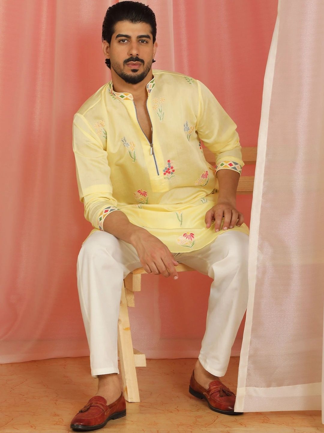 KRAFT INDIA KRAFT INDIA Men Ethnic Motifs Embroidered Regular Thread Work Kurta with Trousers