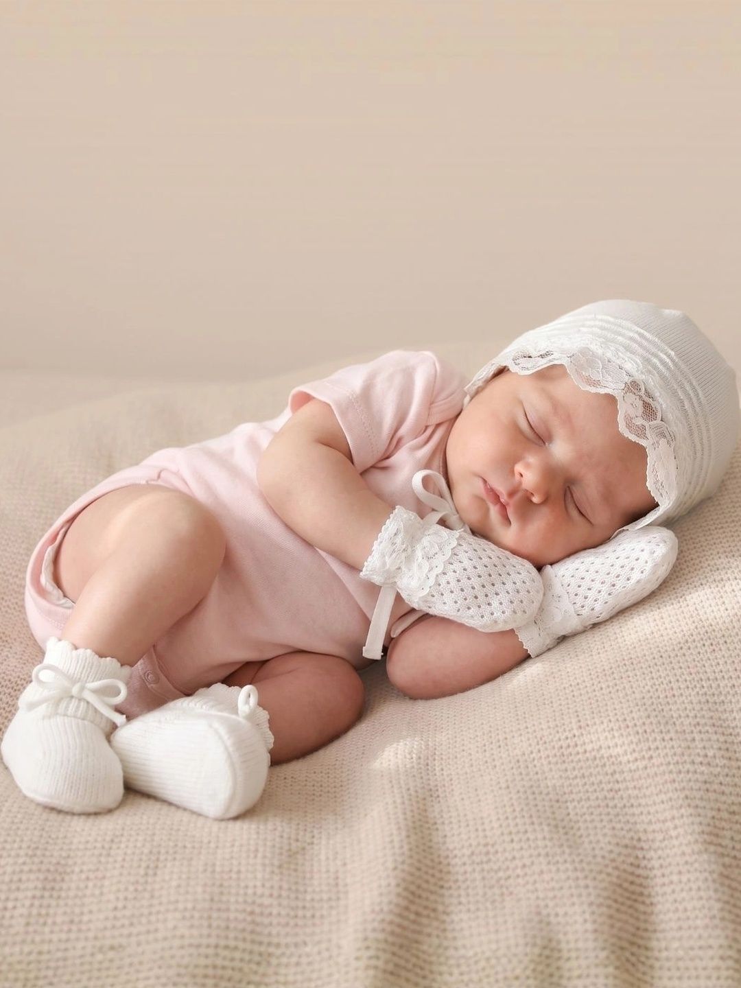 haus & kinder Set Of 3 Pure Cotton Mitten, Booties & Lace Cap-picture-13