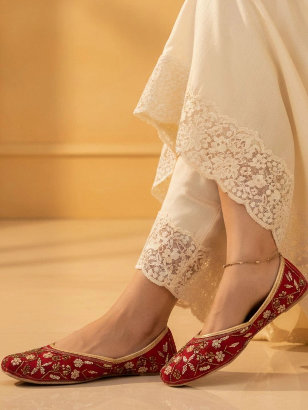 Anouk Women Mojaris Flats