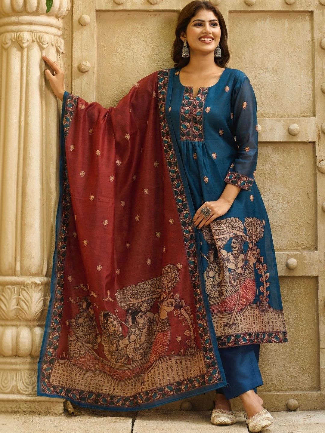 GoSriKi GoSriKi Women Printed Regular Kurta with Trousers & With Dupatta