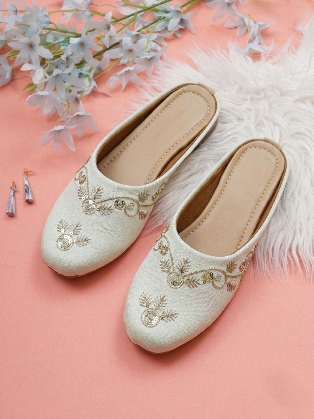 Sangria Sangria Women Embellished Ethnic Mules with Embroidered Flats