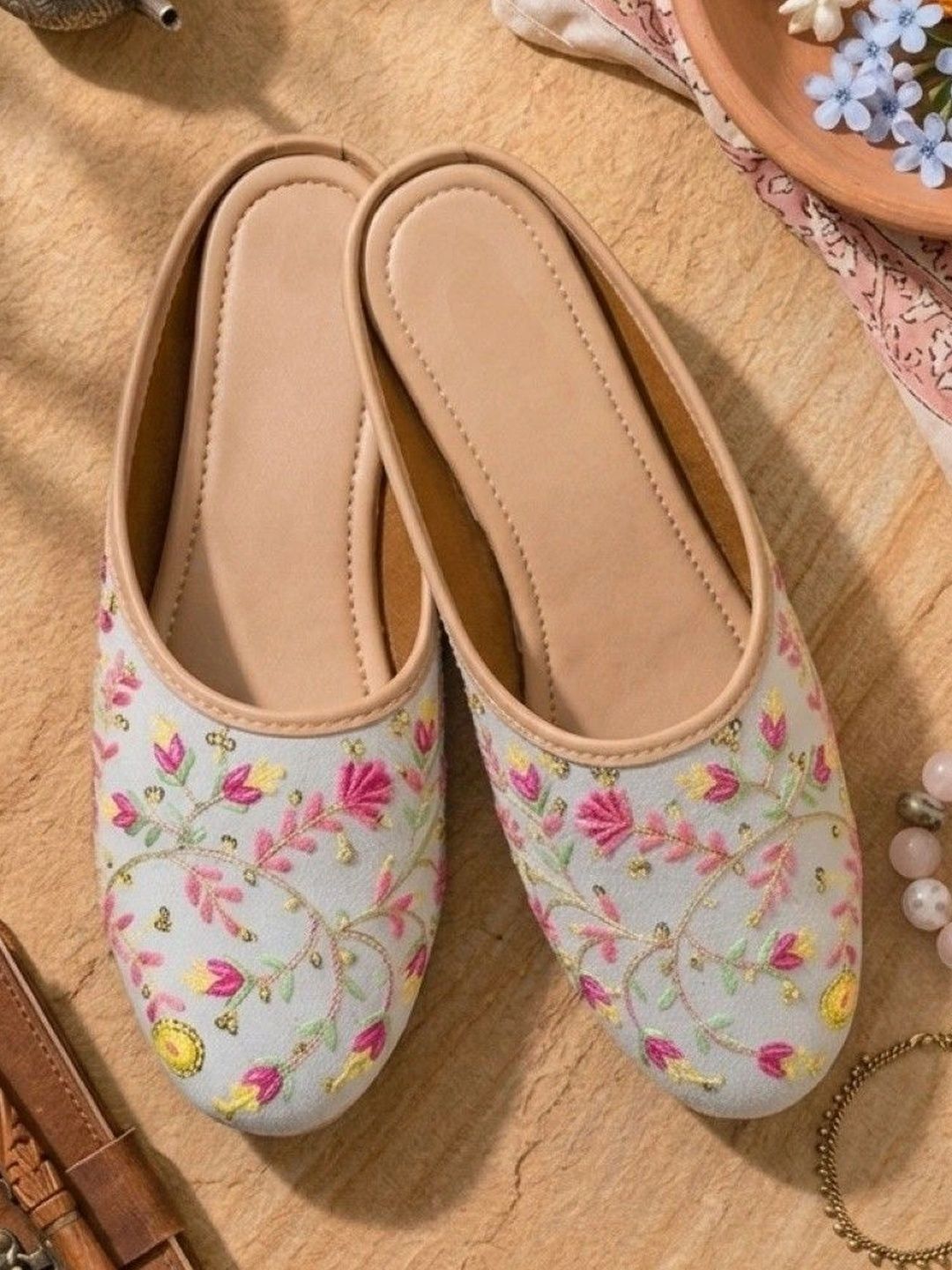 Sangria Sangria Women Embellished Ethnic Mojaris with Embroidered Flats