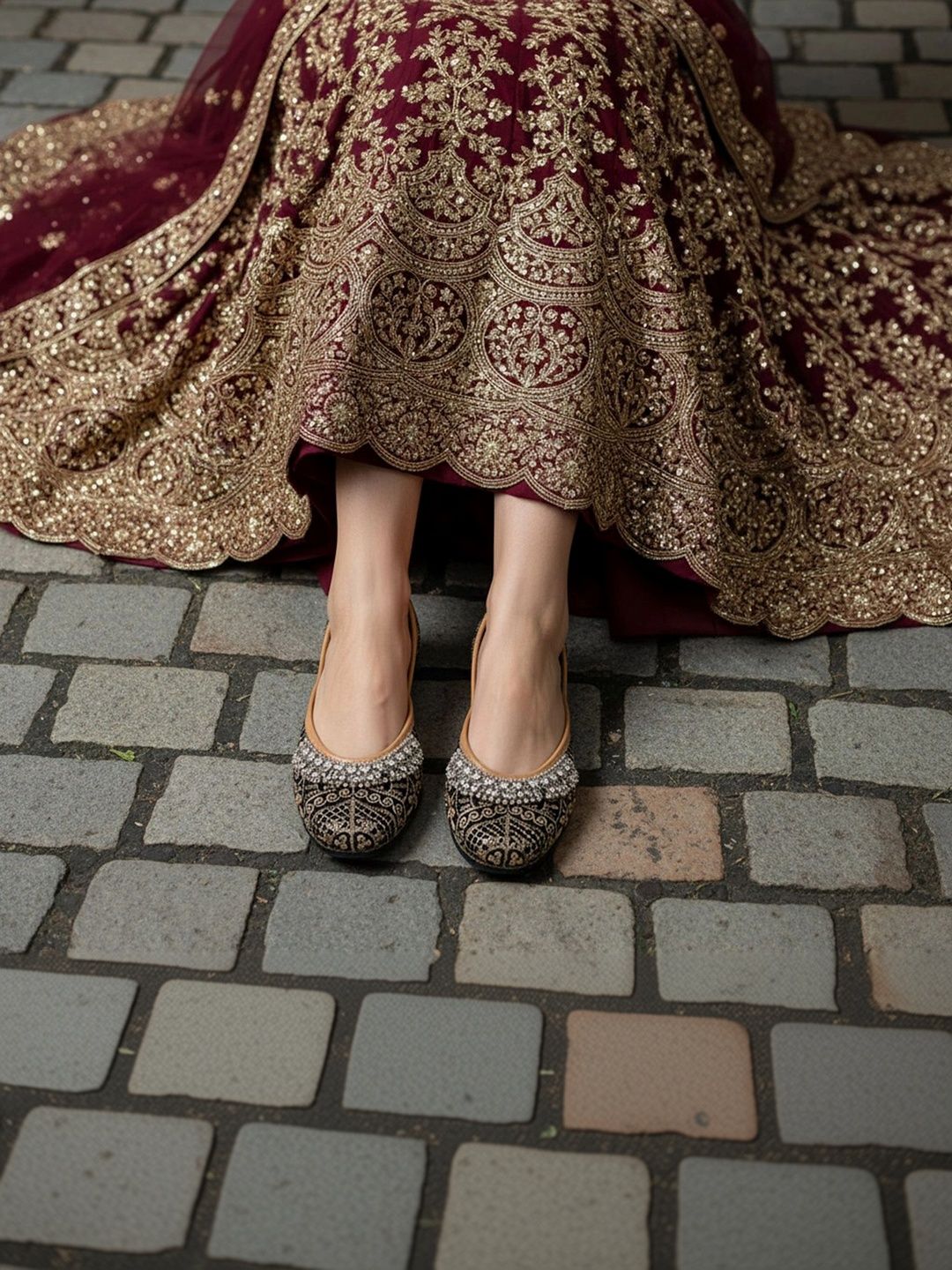Anouk Women Embellished Party Mojaris Flats-picture-21