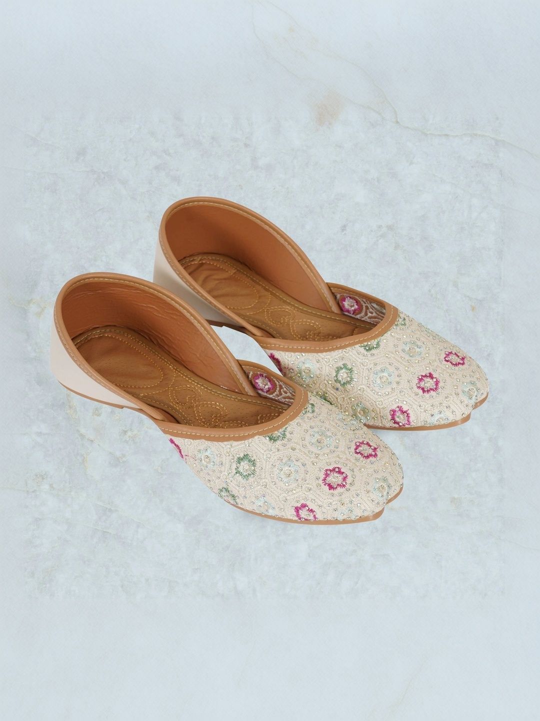 Anouk Women Mojaris Flats