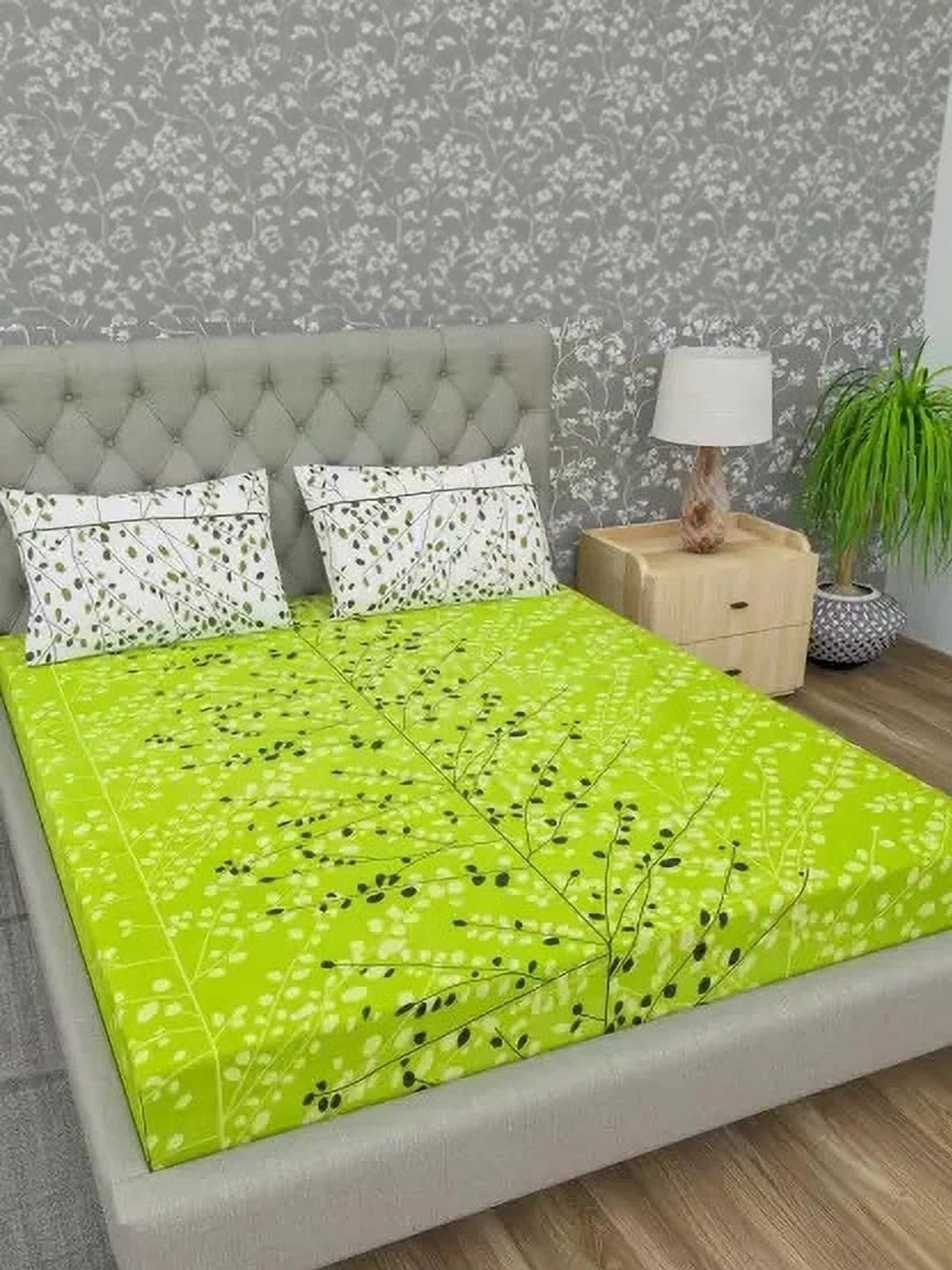 Myntra Elegant Homes Green & White Geometric 144 TC Queen Bedsheet with 2 Pillow Covers-picture-5