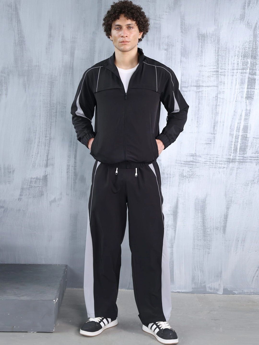 CHKOKKO Colourblocked Mock Collar Tracksuits-picture-46