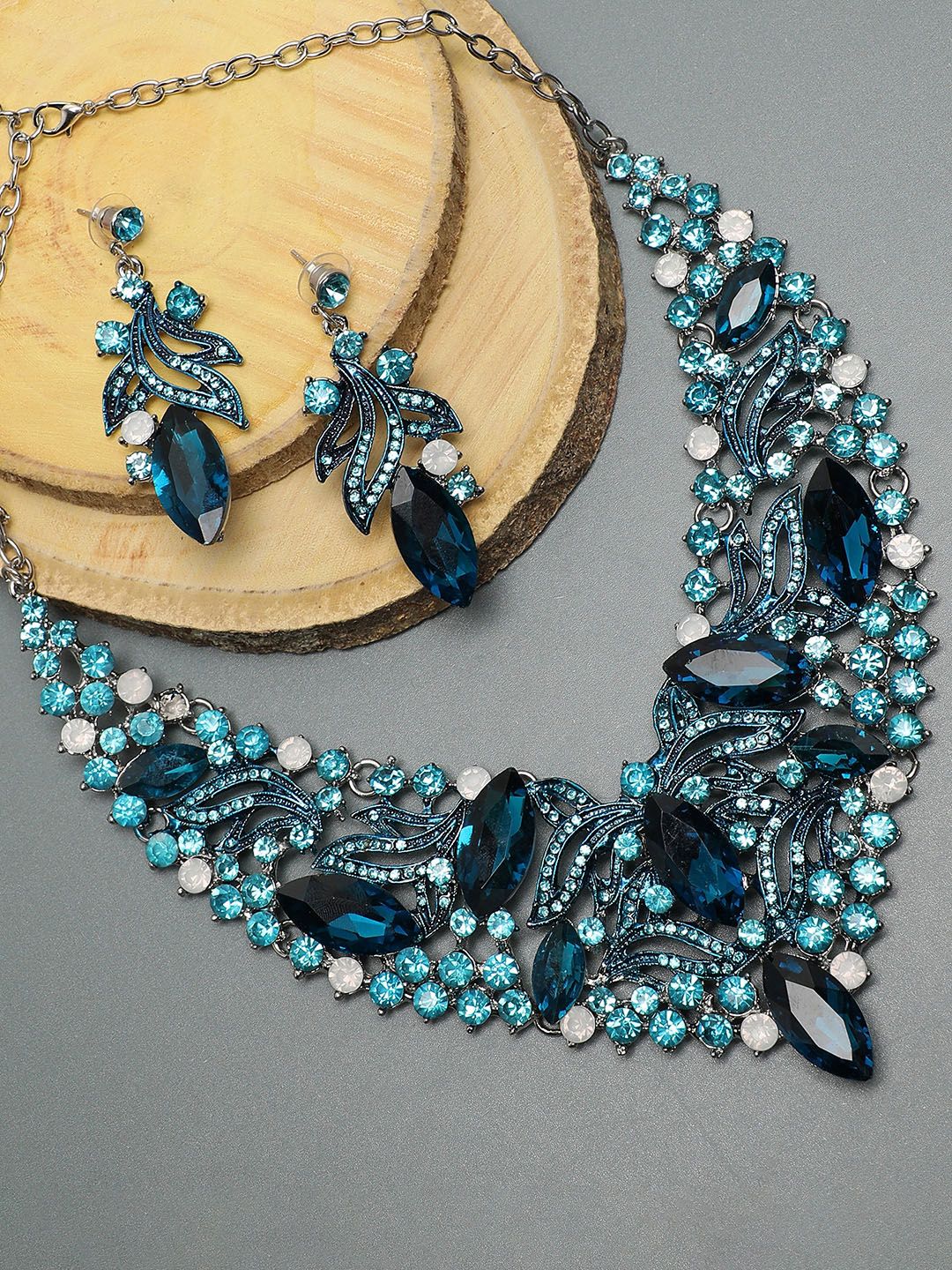 SOHI Silver-Plated Blue Stone Studded Jewellery Set-picture-0