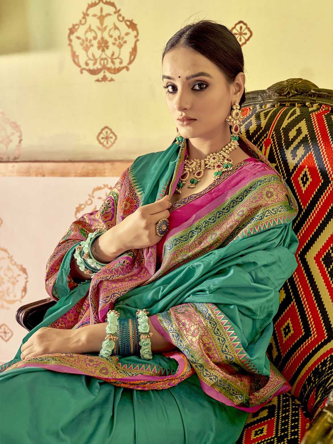 Amp up your Durga Puja look with laad-paad-sada saree - Times of India