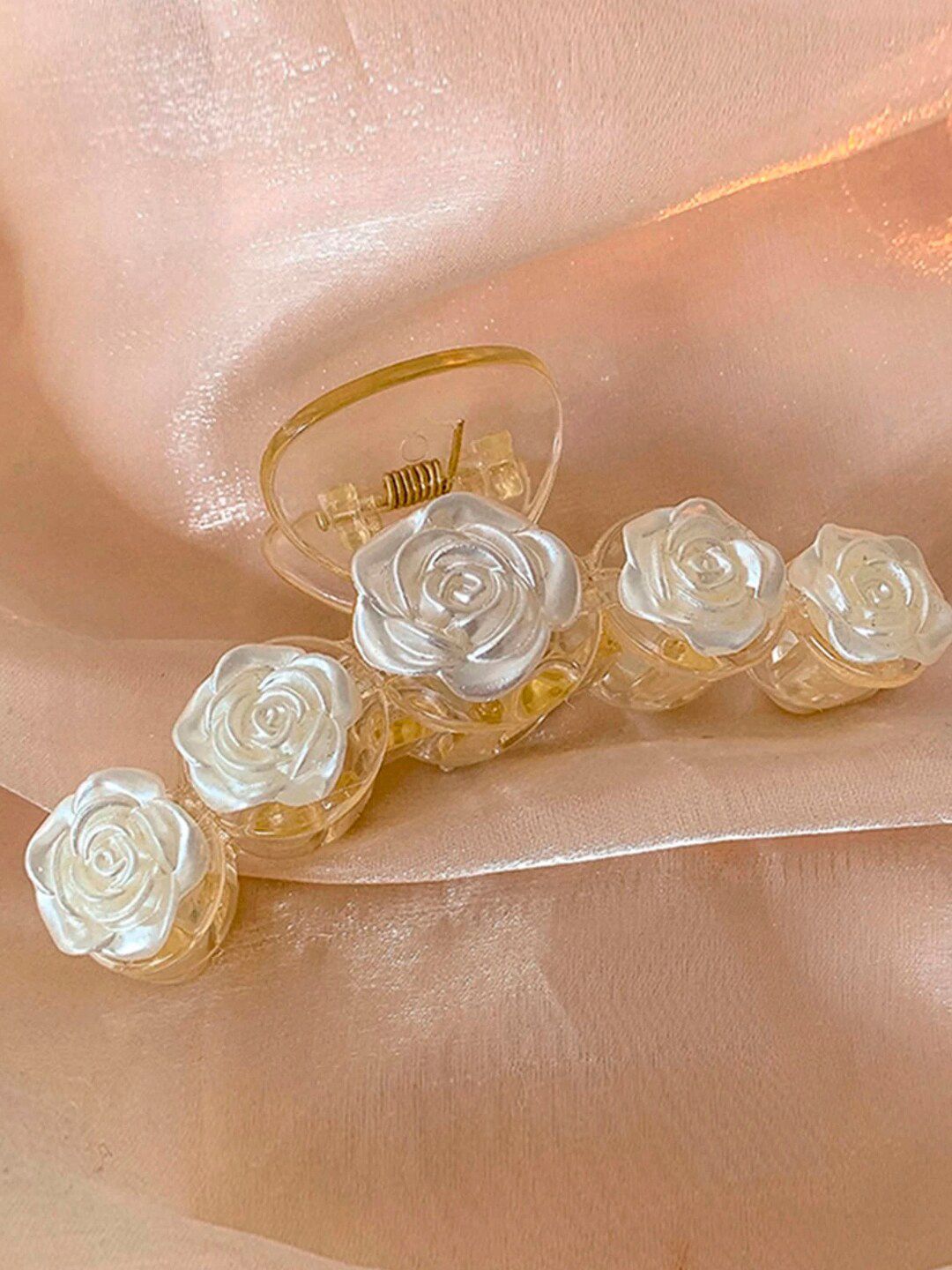 OOMPH Women Gold-Toned & White Floral Embellished Claw Clip-image-31
