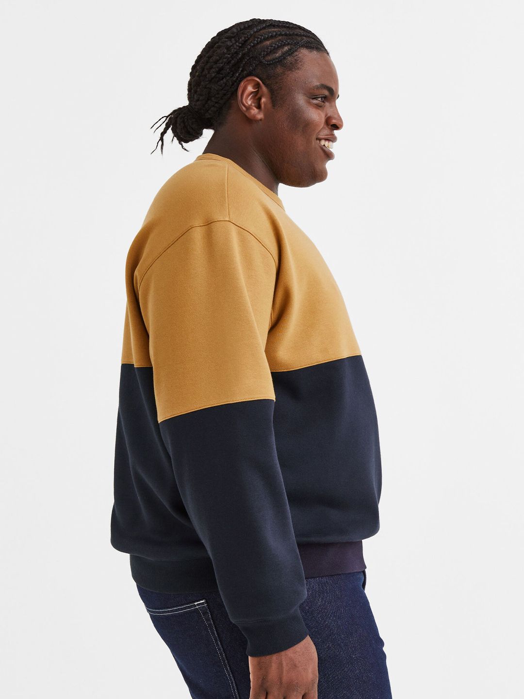 Buy Hu0026M Hu0026M Men Relaxed Fit Sweatshirt at Redfynd
