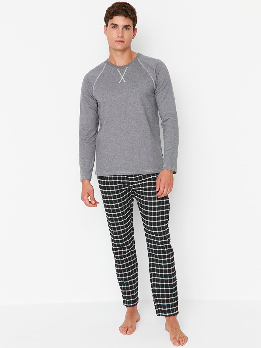 Trendyol Men Charcoal & Black Checked Nightsuit-picture-18