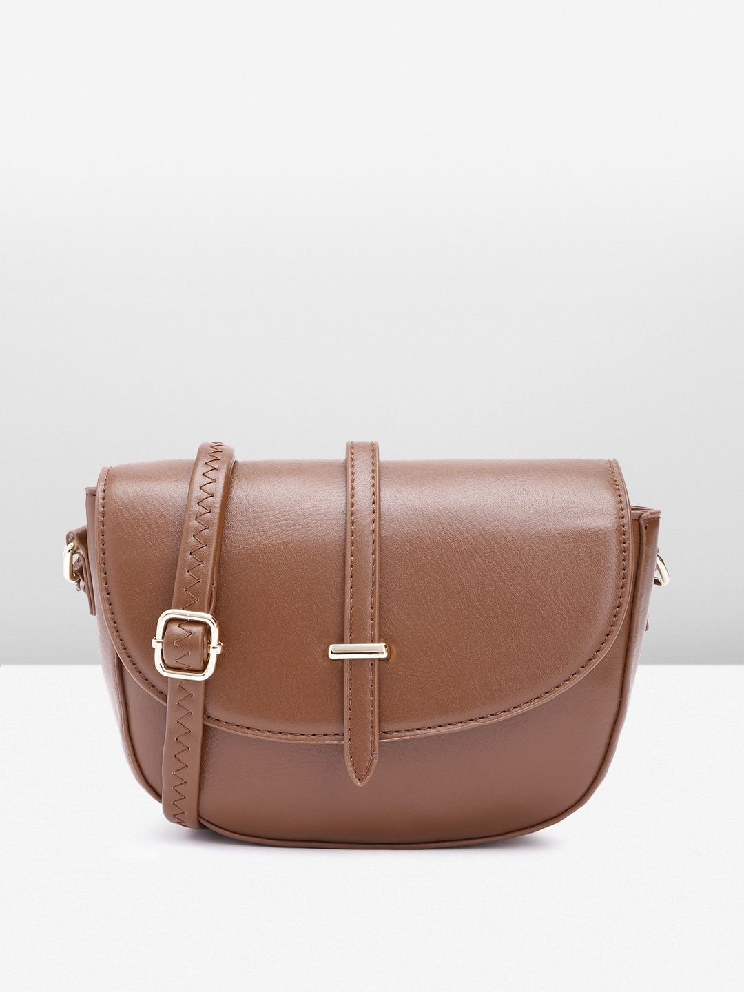 Mast & Harbour Beige Textured Handheld Bag Price in India, Full  Specifications & Offers | DTashion.com